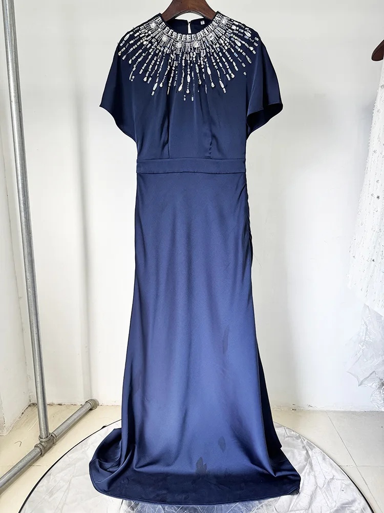 ハイストリート最新ファッション2025 ベスティド レディース バックレス シャイニーサテン ビーズダイヤモンド ロングマキシドレス