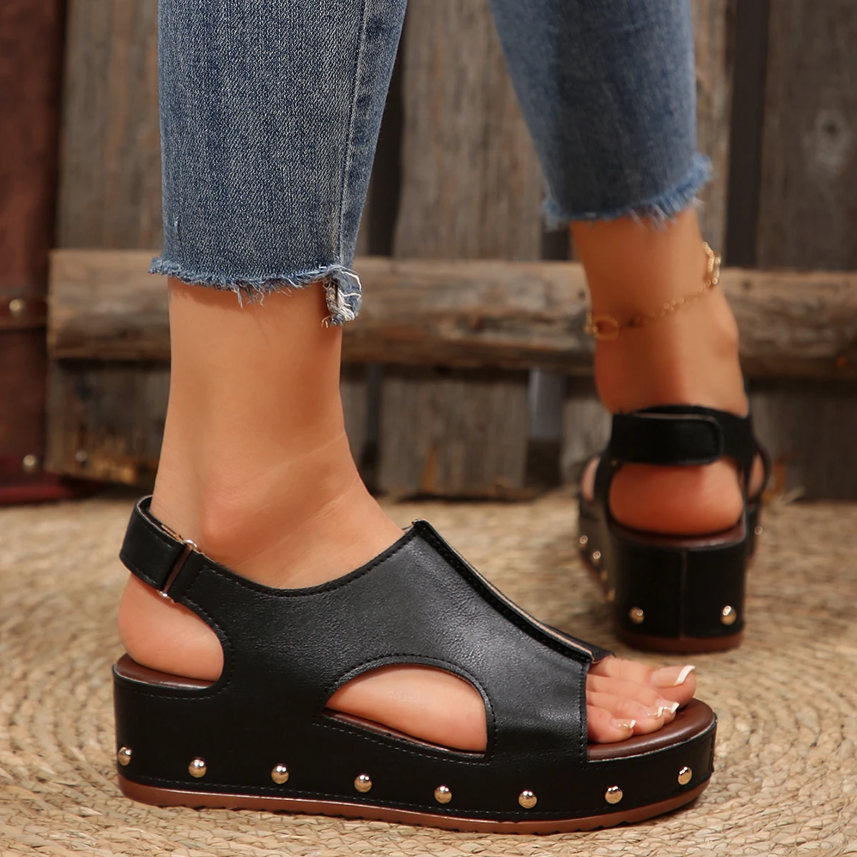 Beige Heeled Sandals Clogs Wedge Comfort Shoes for Women Large Size Cross Summer Buckle Black Platform Girls Studded Low Sandles