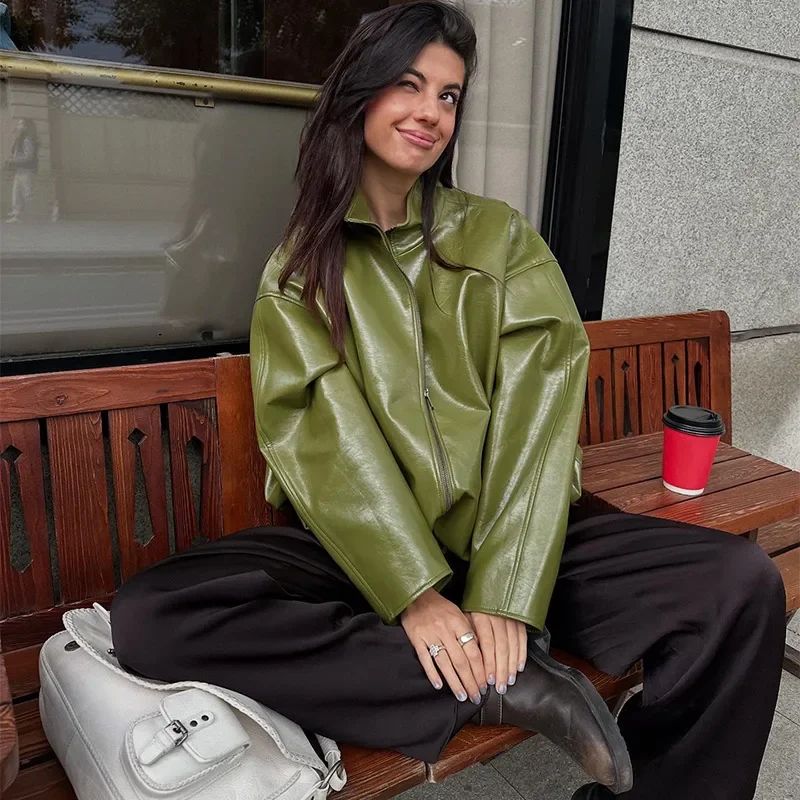 ヴィンテージ風PUレザージャケットとスカートのセット、ハイネックコート、スリムフィットロングスカート、コートとスカートのセット、2025年秋冬新作レディースコーデ