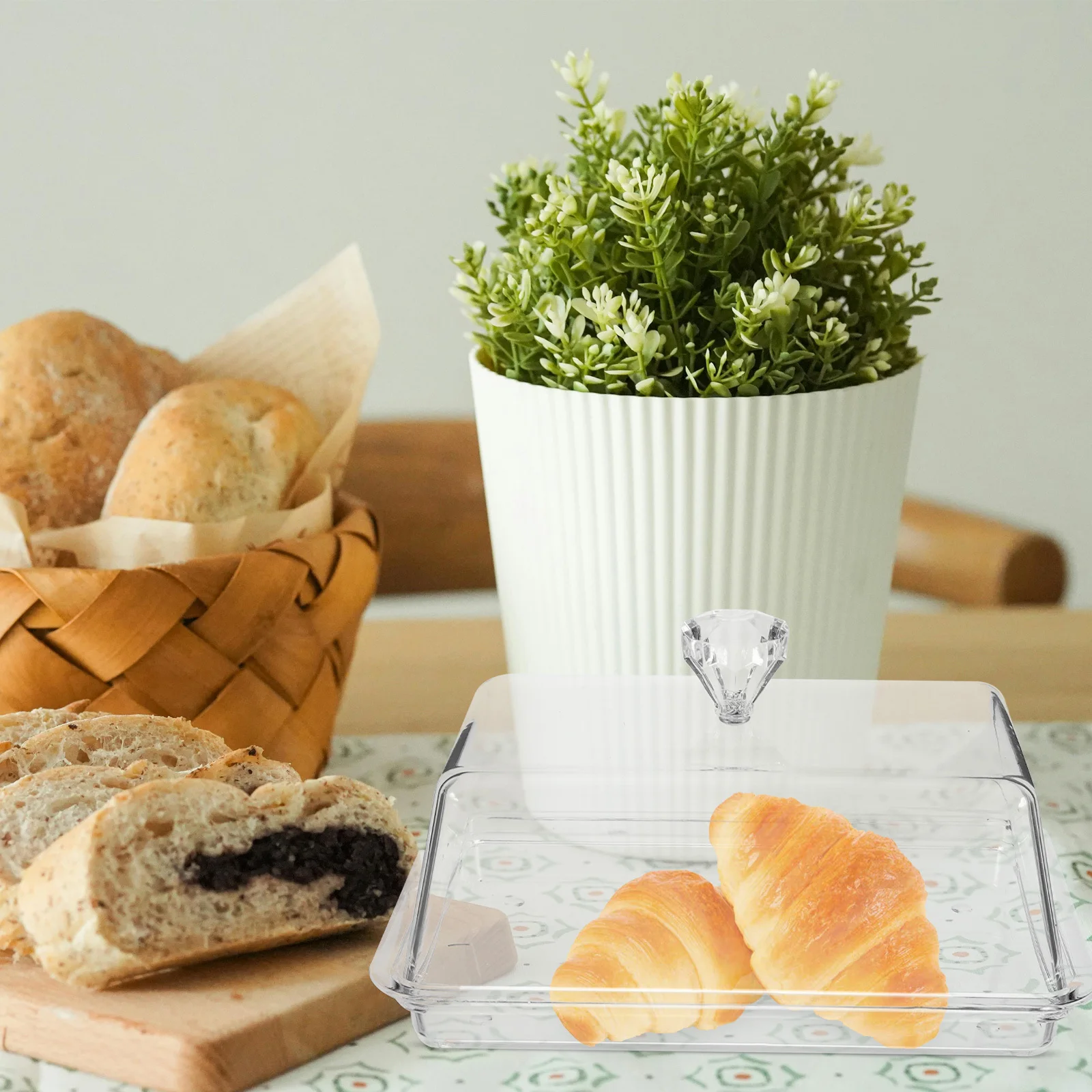 

Clear Transparent Butter Dish Decorative Kitchen Accessory Countertop Butter Tray Cheese Cake Storage Bread Container