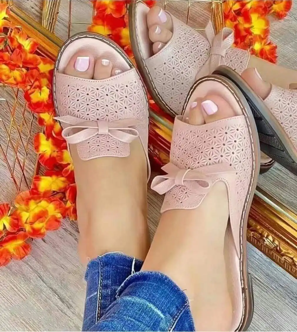 2022 Outdoor Bow Beach Slippers Women Fashion Plus Size 43 Bow-knot Flat Slippers Comfort Summer Closed Toe Women Roman Sandal