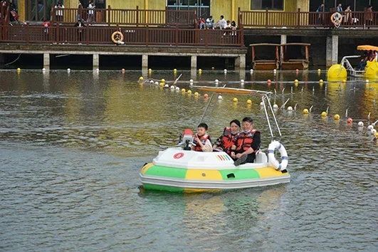 Water Bumper Boat Amusement Product Supplier