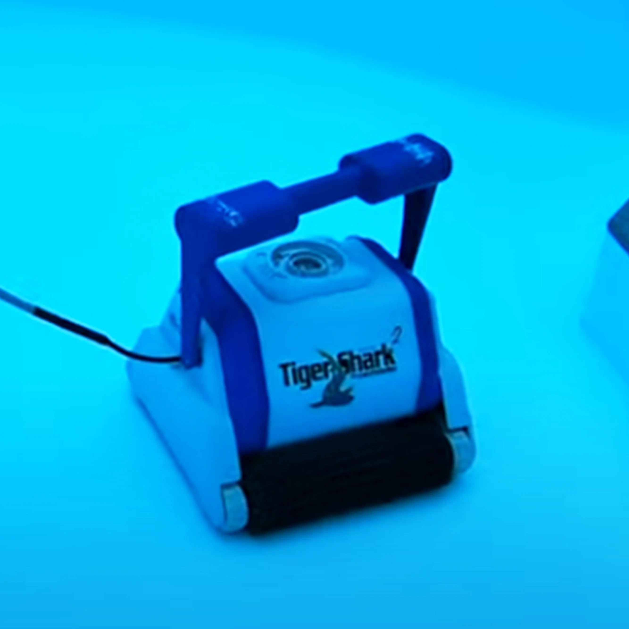 Tool Underwater Vacuum Cleaner 30m TigerShark 2 Cleaning Robot Portable Professional Swimming Pool