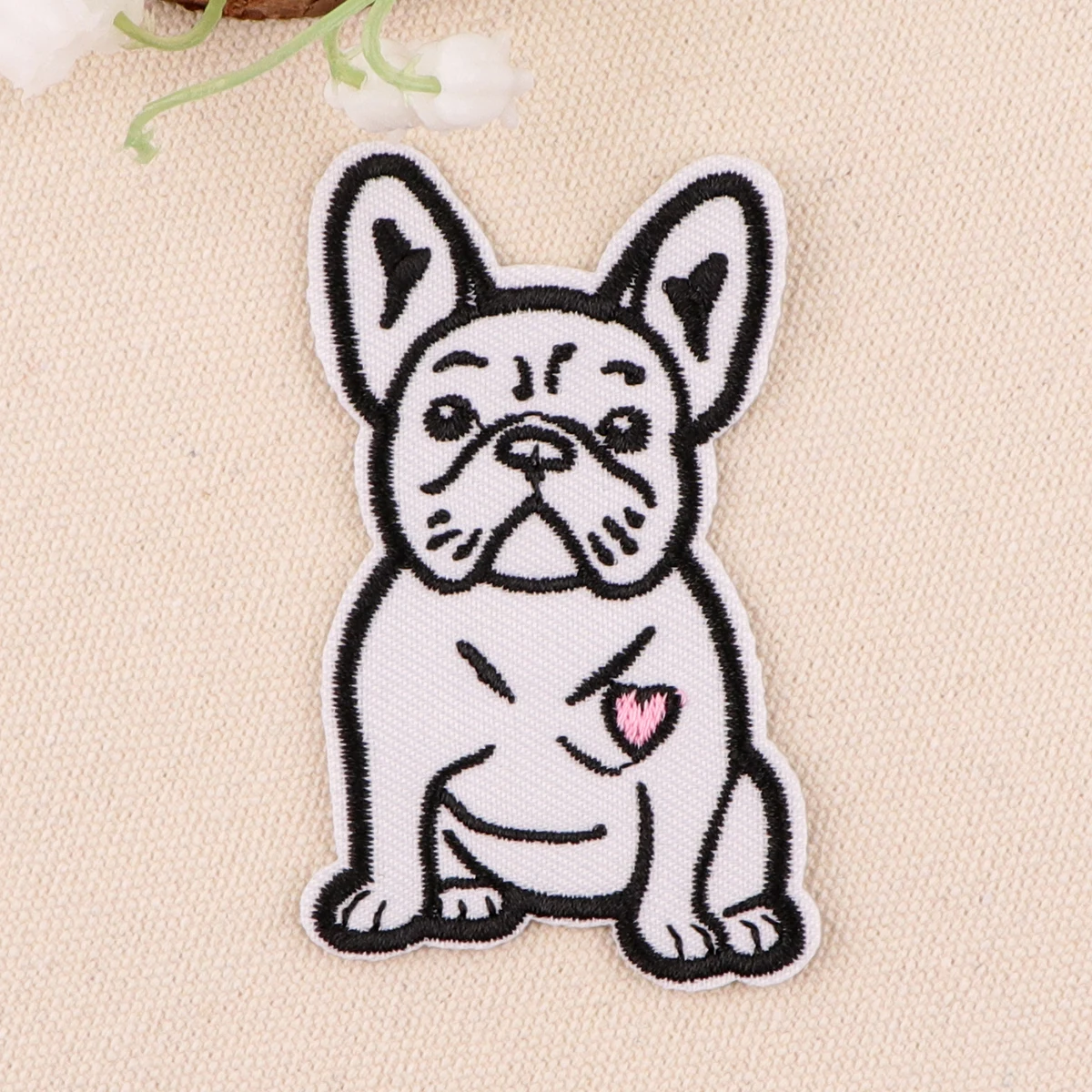 Bulldog Embroidery Patches Cute Pet Dog Iron On Patches On Clothes DIY Dress Jeans Hat Clothing Accesories Applique Stickers