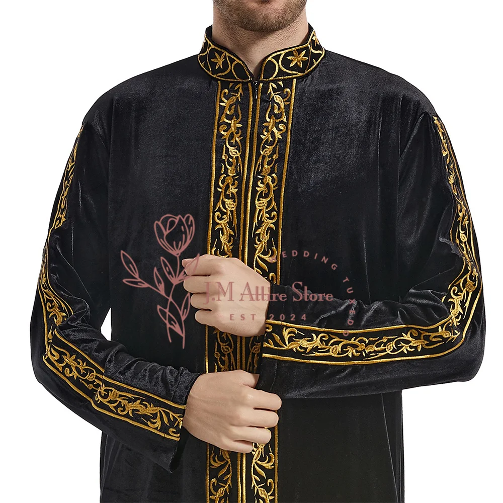 Arab men's black velvet robe with gold embroidery pattern premim outfit for daily life formal events wedding dinner family party