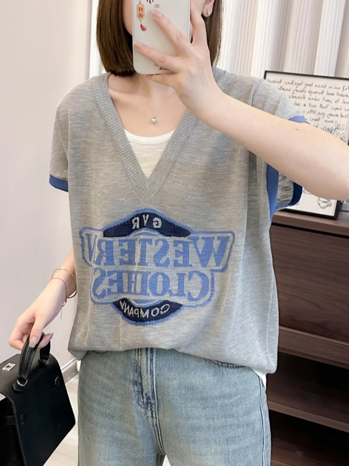 

Женская трикотажная футболка из ледяного шелка размера плюс, лето 2024, новинка Sle, тонкая искусственная двухсекционная маленькая футболка Fly Sve oulder Lev...