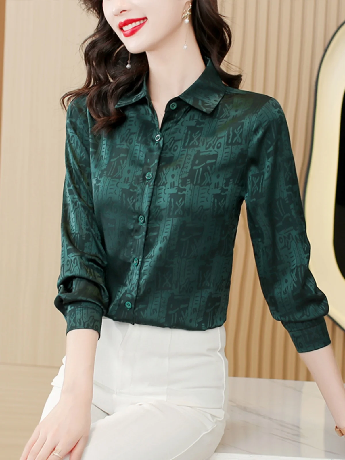 Długa jedwabna bluzka damska na wiosnę 2024, nowa, elegancka, luksusowa, z jedwabiu lodowego, z nadrukiem, z kołnierzykiem, podkreślająca pośladki...