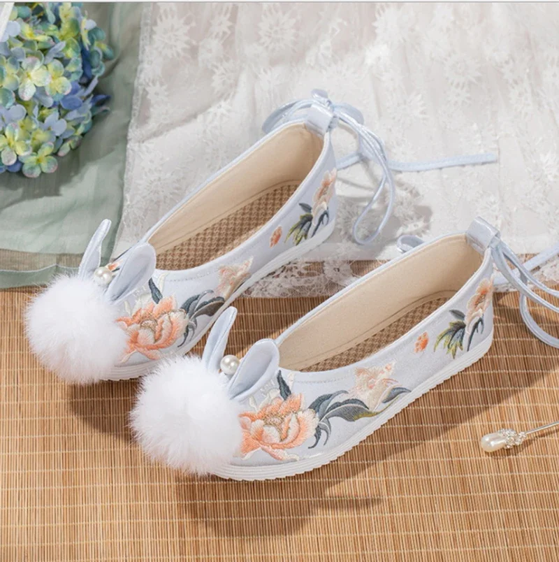 

Lovely Hanfu Shoes Women Chinese Traditional Flat Shoes Winter Warm Thick Hanfu Embroidered Shoes Cosplay Accessory For Women