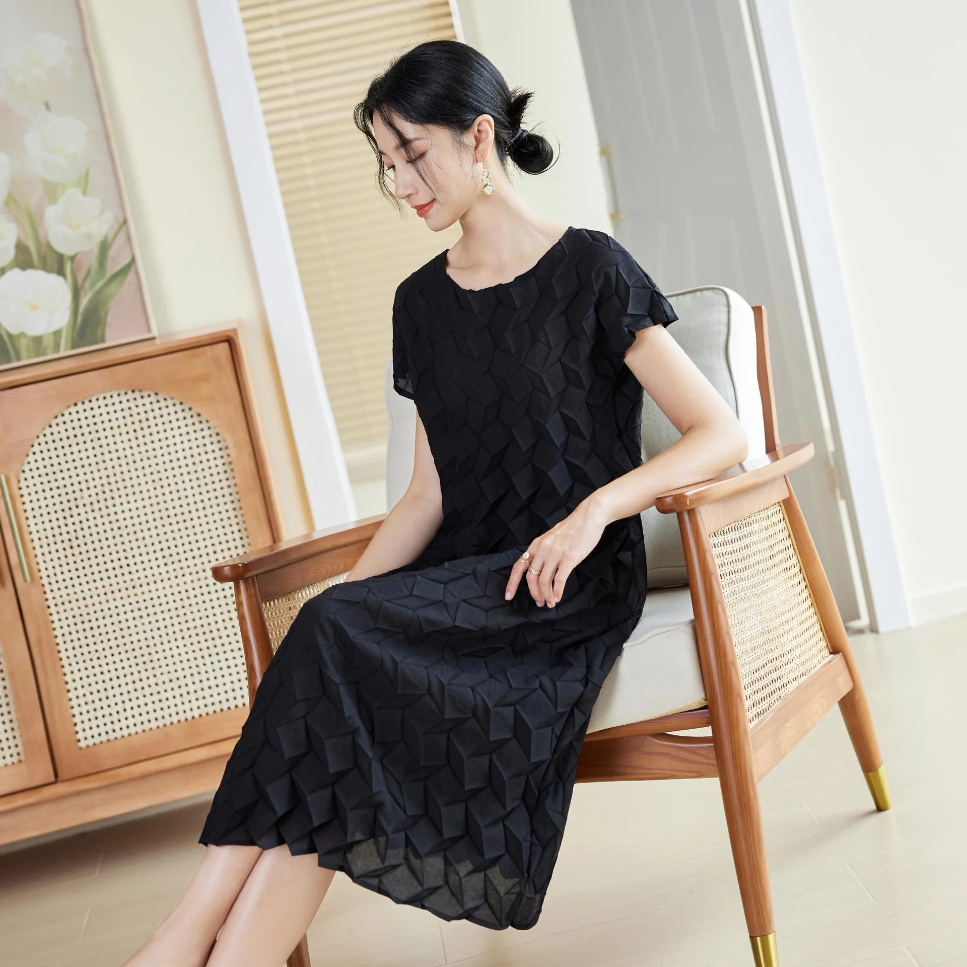 Miyake Style Black Skirt Women Summer Temperament Dress Thin Short-sleeved High-end Fat Mm Large Size Belly-covering Long Skirt