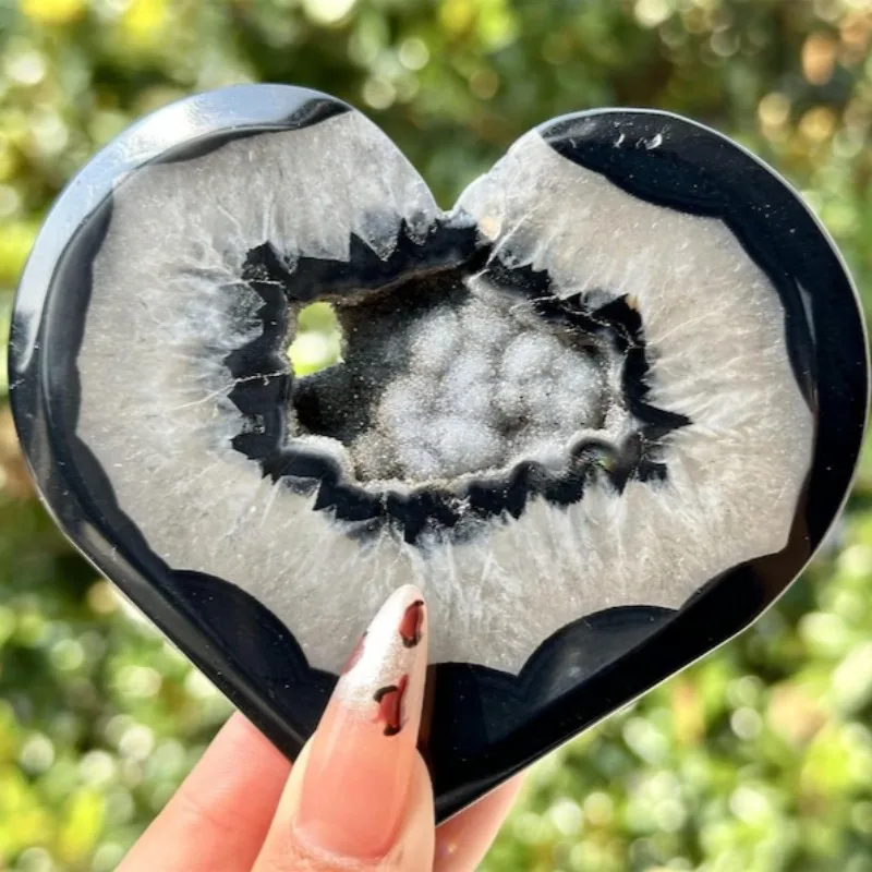 3.8" Black Agate Hand Carved Heart,Quartz Crystal Love,Agate Geode Heart Carving,Healing Crystal,Energy crystal,Home Decor