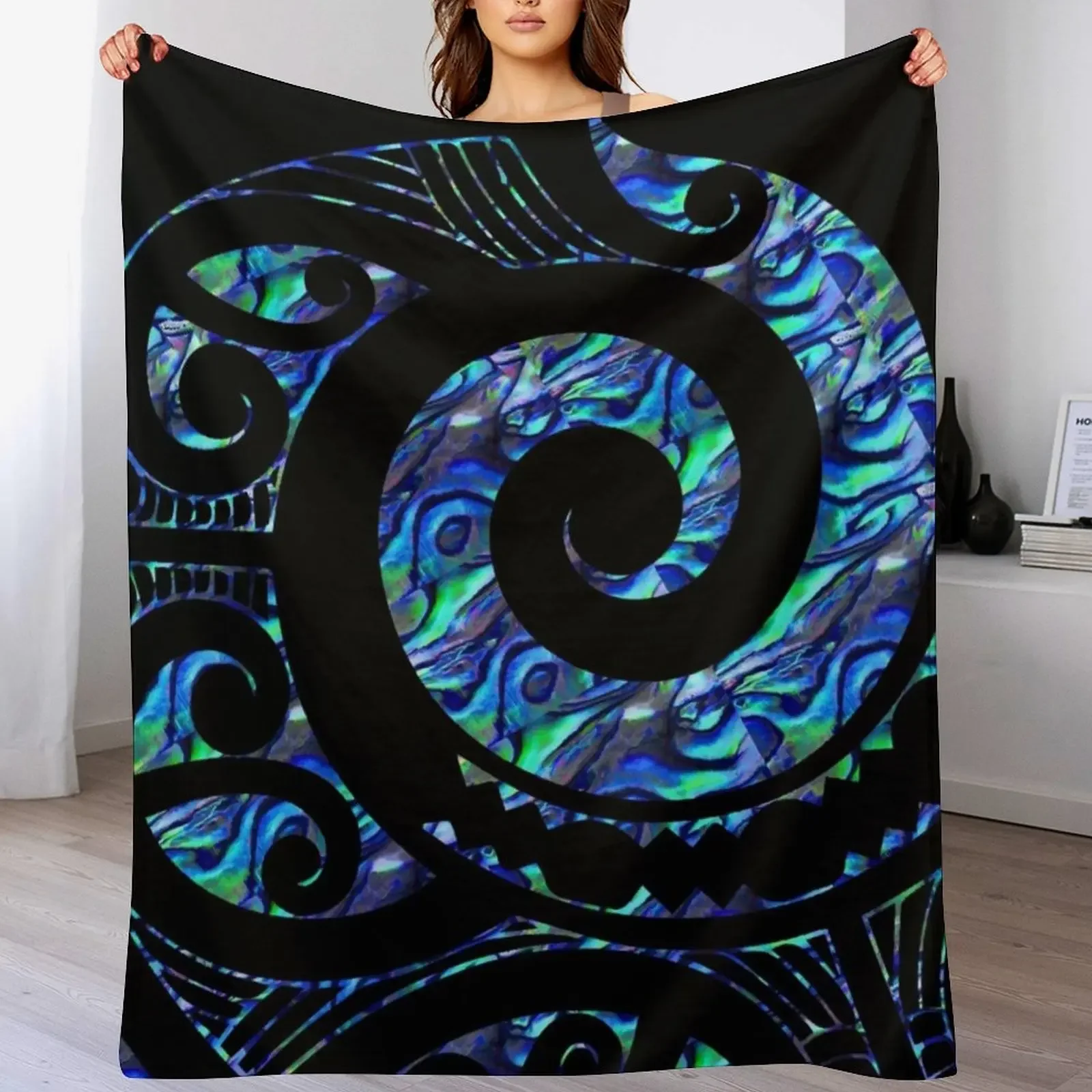 

New Zealand Maori Paua Tattoo Koru Design Throw Blanket Soft Comfort Blanket for Reading Watching TV