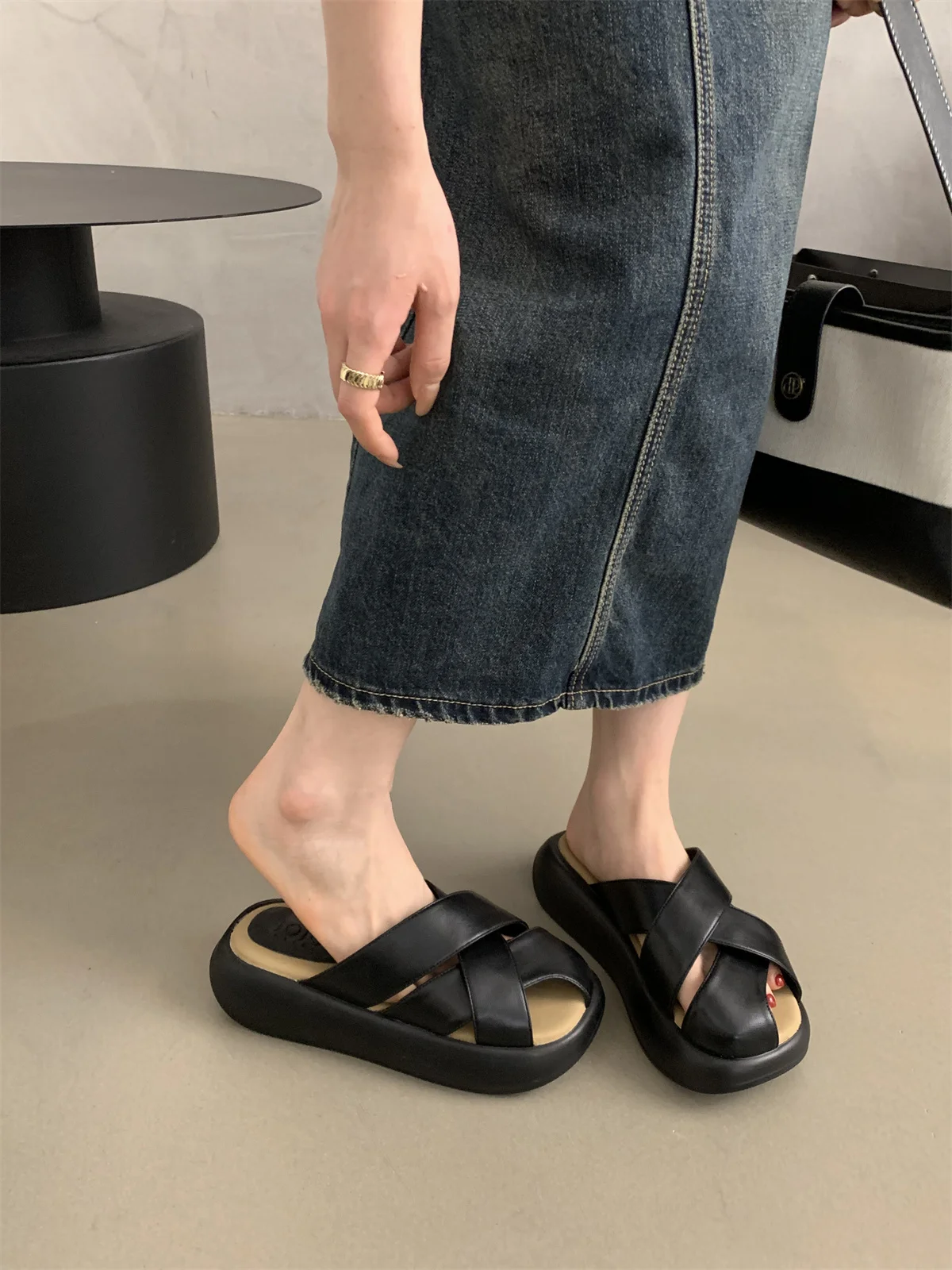 Platform penutup kaki berongga setengah sandal untuk wanita 2024 baru Slingback musim panas Retro Roma sandal tenunan datar Slip-on sepatu Muller