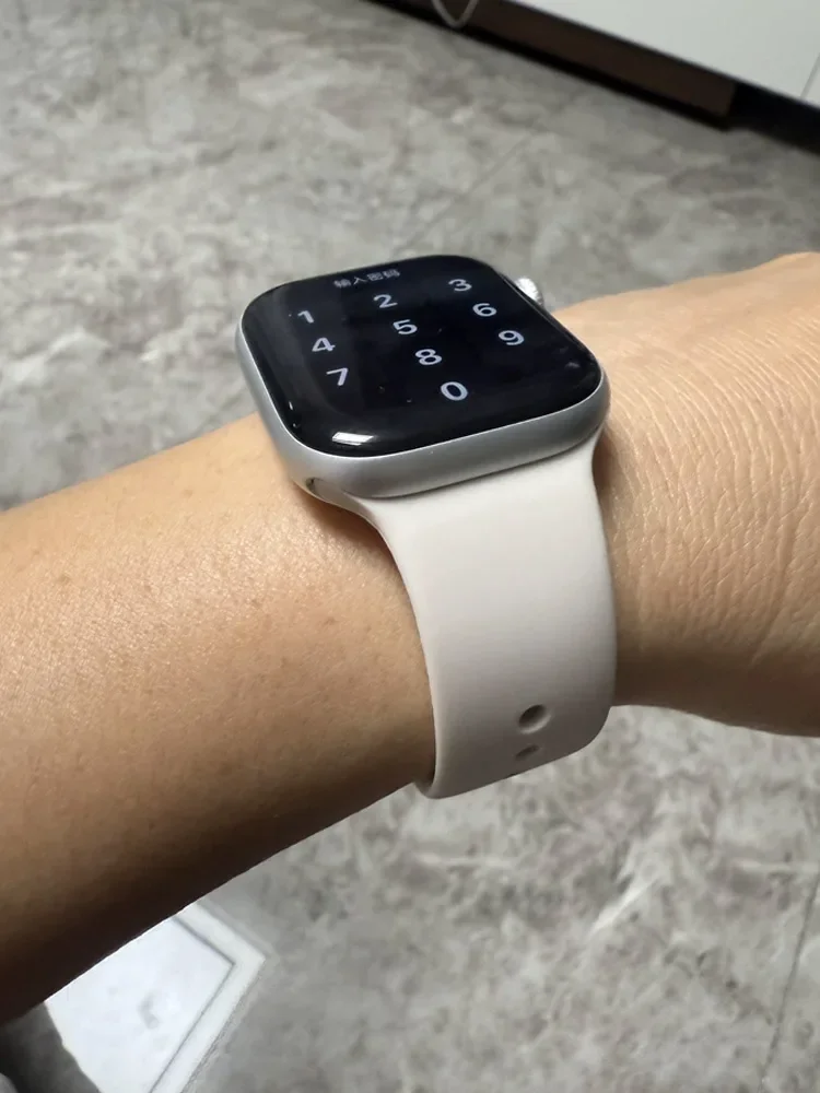 Apple Watchバンド 46mm 42mm 45mm 44mm 40mm シリコンスポーツブレスレット iWatchシリーズ 11 10 - 8 7 6 5 4 SE 9 Ultra 3/2 49mm ストラップ