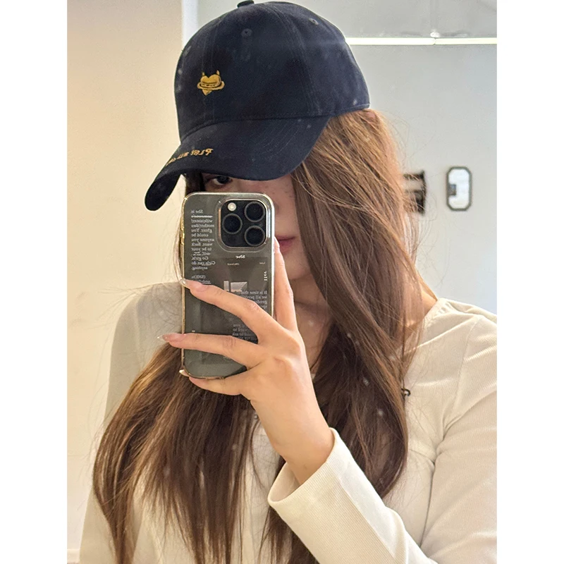 ELFSACK Streetwear Casual Baseball Cap with Unique Graphic Print and Lettering