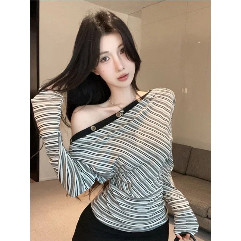 

Female Korean Fashion Striped Skew Collar T-Shirts Autumn Fashionable Hollow Out Long Sleeve Top Tee Women Clothing Tee Shirt