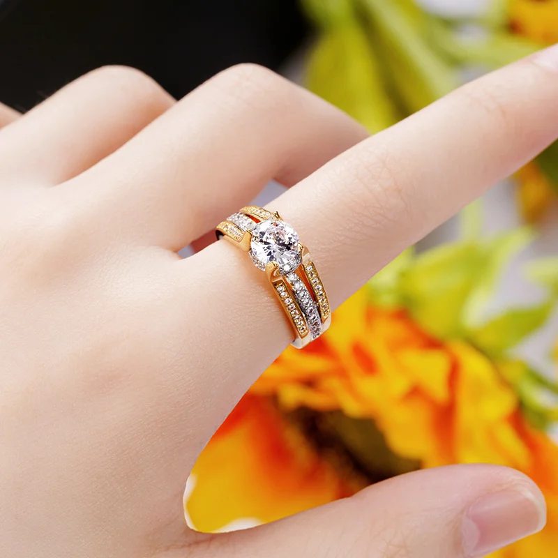 Huitan Luxury Lady Sparkling Finger Ring for Wedding Ceremony Fashion Gold Color Jewelry for Engagement Party Bridal Accessories