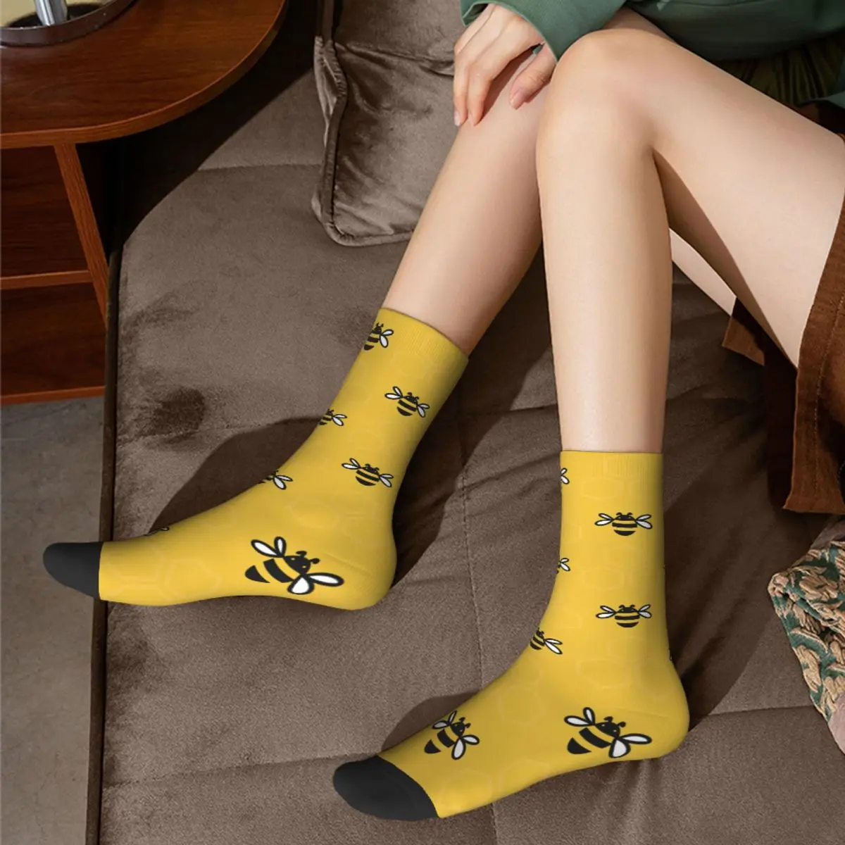 Colorful Bee Yellow Cartoon Basketball Socks Polyester Middle Tube Socks for Women Men Non-slip