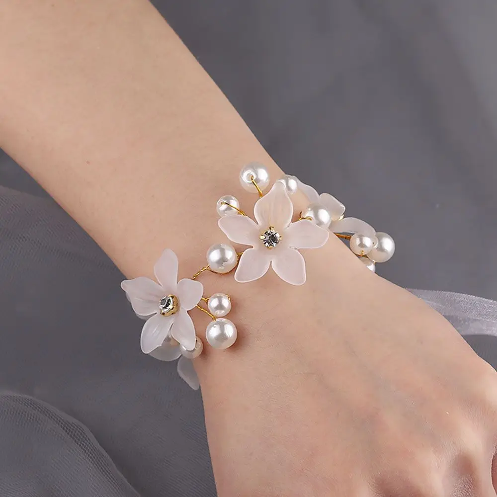 2024 Bridal Wrist Corsage Silk Rose Wedding Hand Flower Wristband Bracelet For Bridesmaid Girls Jewelry Party Marriage Accessory