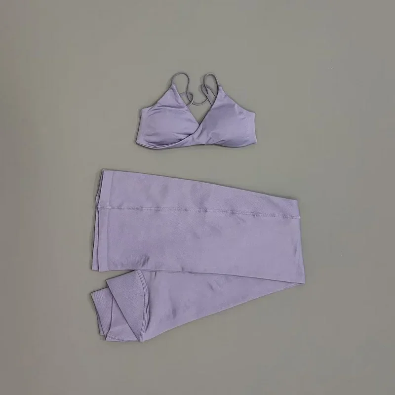 2-teiliges Fitness-Set für Damen: Sport-BH mit Trägern und Yoga-Hose mit überkreuztem Bund, Po-Lifting-Effekt, Bootcut-Leggings für Pilates und Workout – Detail 7
