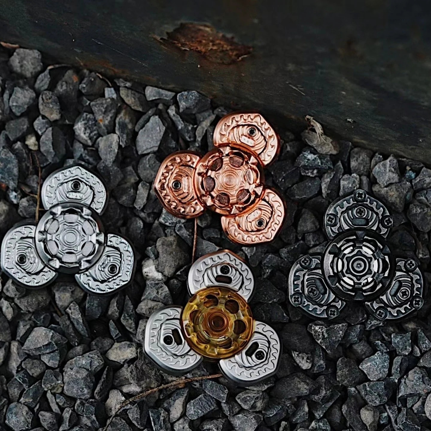YOLO EDC Manibao Armor-Opening Mechanical Metal Fingertip Spinner Desktop Decompression Toy