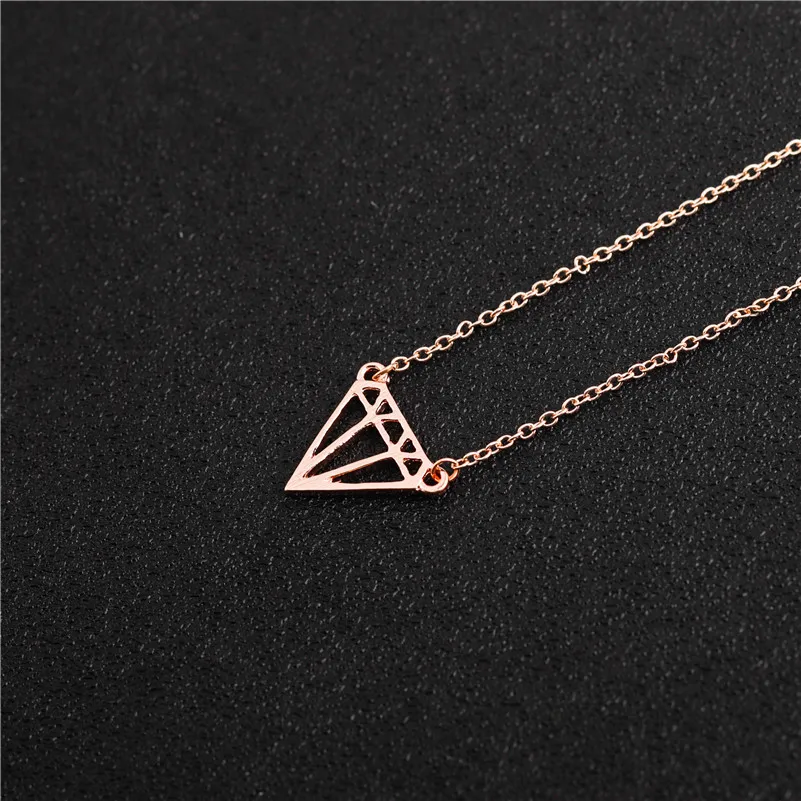 Holle Omtrek Driehoek Ketting V-Vormige Driehoeken Subulaat Geometrische Ruit Hanger Ketting Kraag Sleutelbeen Choker Voor Vrouwen