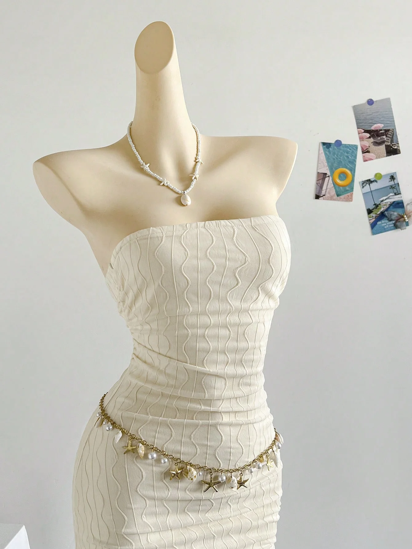 فستان طويل شفاف بدون حمالات على طراز العطلة الفرنسية مع حاشية غير منتظمة وفستان فتاة توابل مطوي #4