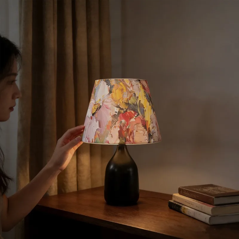 Vintage Oil Painting Floral Fabric Table Lamps Matte Black Ceramic Led Home Retro French Bedside Night Light Bedroom Living Room