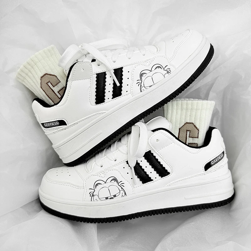 

Couple Trend Cartoon Graffiti Board shoes Men Casual Skate Shoes Sneakers - Women's Comfortable Little white shoes Free Shipping