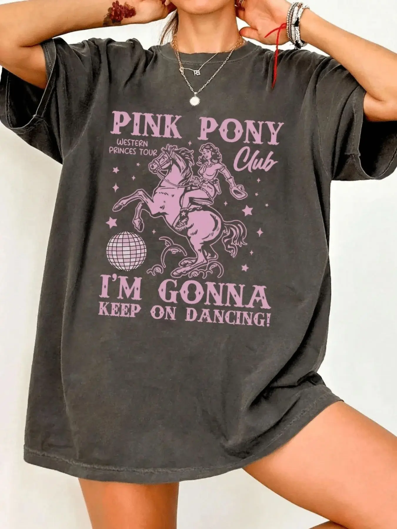 Vintage Y2k Oberteile Pink Pony Club T-Shirt Western Princes Tour Grafik Lässiges Dunkelgraues Top Lässiges Lockeres T-Shirt Übergroße Oberteile Unisex