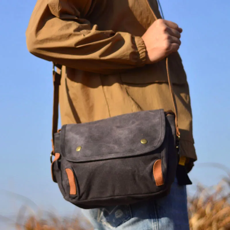 AETOO Retro waxed canvas men's crossbody bag style casual men's bag messenger bag Youth travel trend shoulder bag