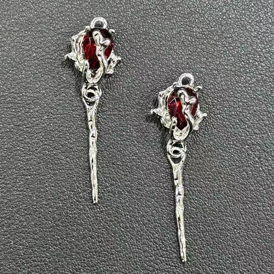 Simple and fashionable versatile rose pendant accessories, zinc alloy inlaid with ruby necklace materials