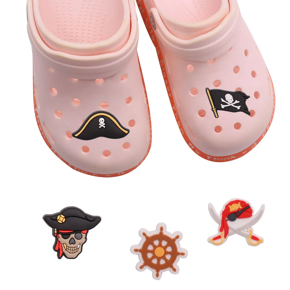 1pcs Pirate Flag Children Shoes Accessories Charms Cool Garden Shoe Buckle Decorations Fit Party Presents