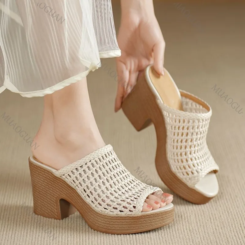 

Лето 2026, новые тканые женские сандалии на платформе, римская обувь с открытым носком, увеличивающая рост, для женщин, повседневные тапочки на высоком каблуке