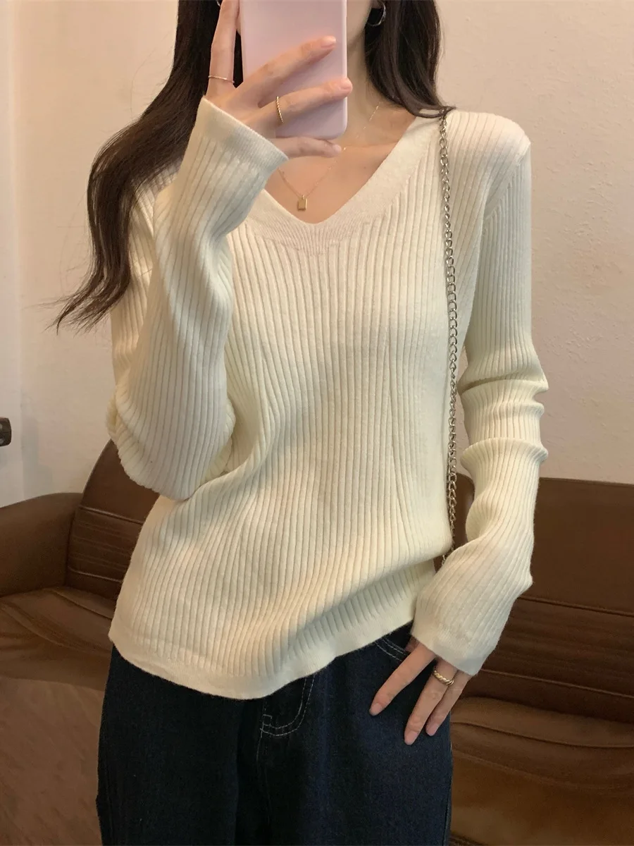 

Long Sleeve Slim Fit Base Layer Top Autumn Winter Light Beige Fashionable Soft Knitted French Style Women's Sweater V-Neck