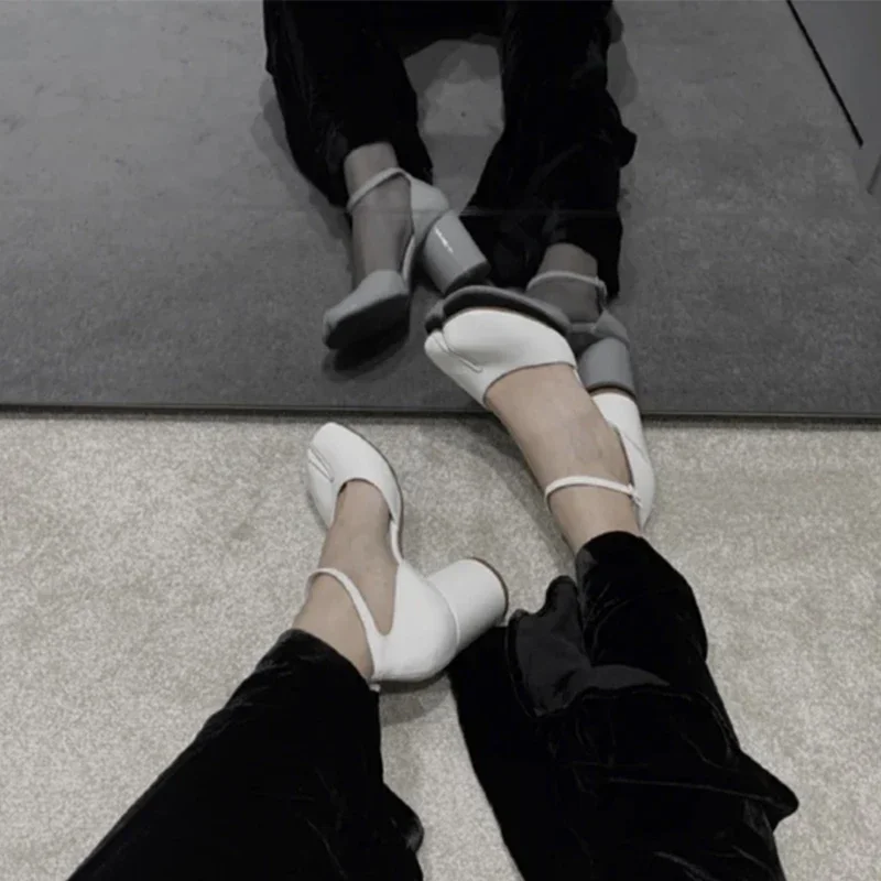 Fashion Buckle Strap Women Sandals 2024 Summer Ladies Pumps Luxury Brand Design Slipt Toe Shoes Women Chunky Round High Heels