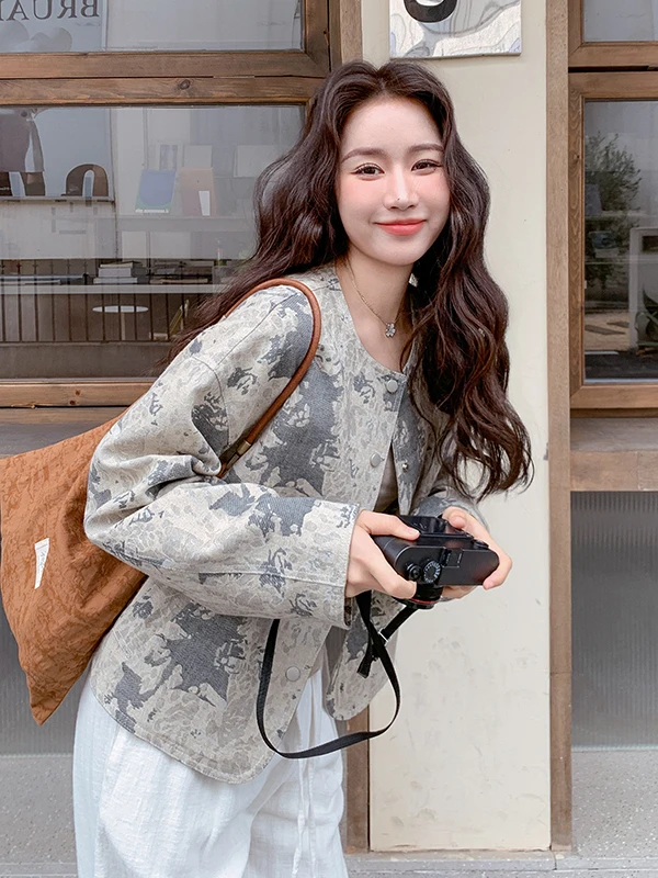 2025年春秋新作 レトロデザイン 高級感のあるインク画風ジャカード織りボタン付きショート丈カジュアルルーズジャケット