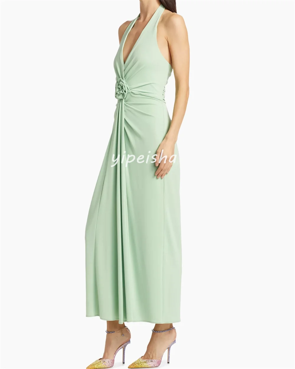 Aangepaste sexy moderne stijl jersey gedrapeerde handgemaakte bloem rechte halter midi-jurken op maat gemaakte gelegenheidsjurken van hoge kwaliteit