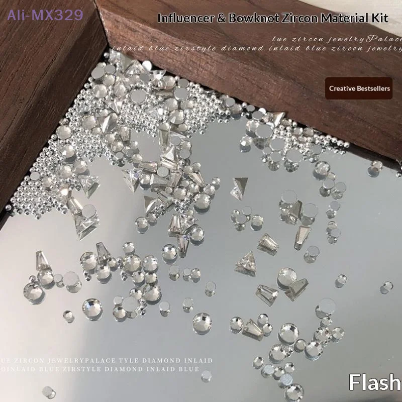 {MX} 1 กล่อง คริสตัลตกแต่งเล็บ สำหรับทำโบว์ DIY ตกแต่งเล็บ รูปทรงสามเหลี่ยม ทรงสี่เหลี่ยมคางหมู ทรงกลม ประดับเล็บ