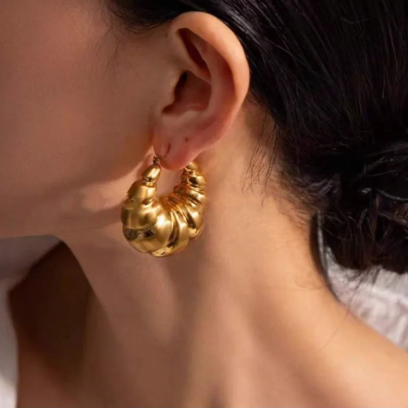 Gold Color High Quality Retro Punk Geometric Round Hoop Earrings Women's Fashion Gothic Exquisite Earrings