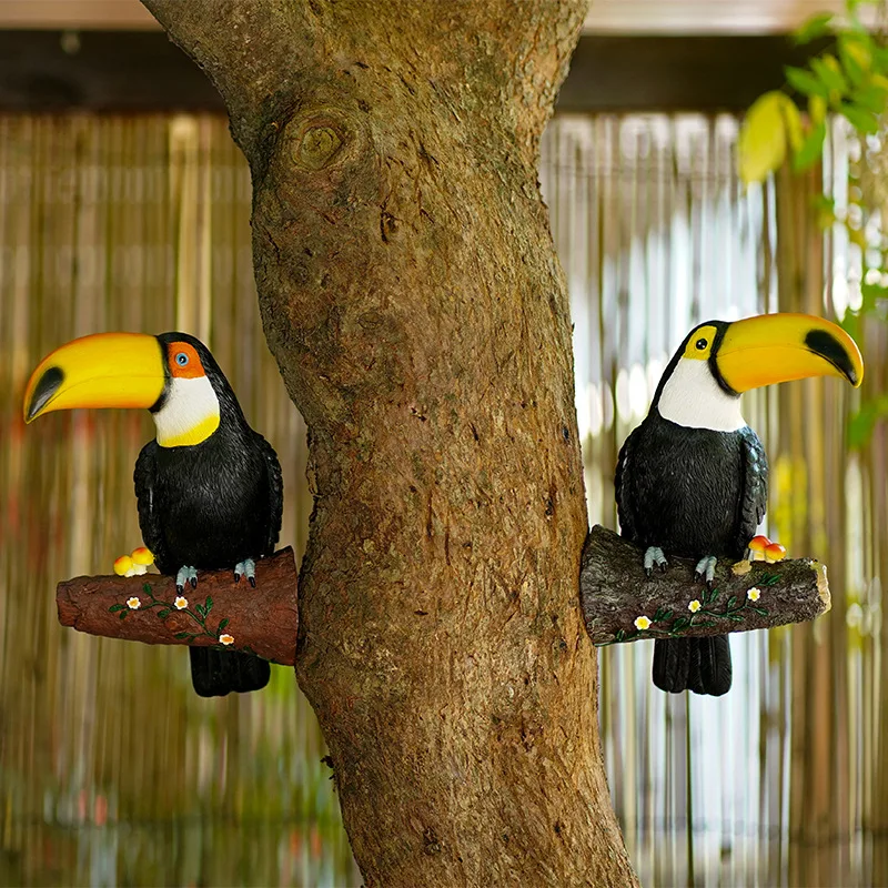 Toucan Bird Figurine Tree Hugger Decor Hanging Resin Ornaments Garden Statue Creative Simulation Animal Yard Wall Decoration