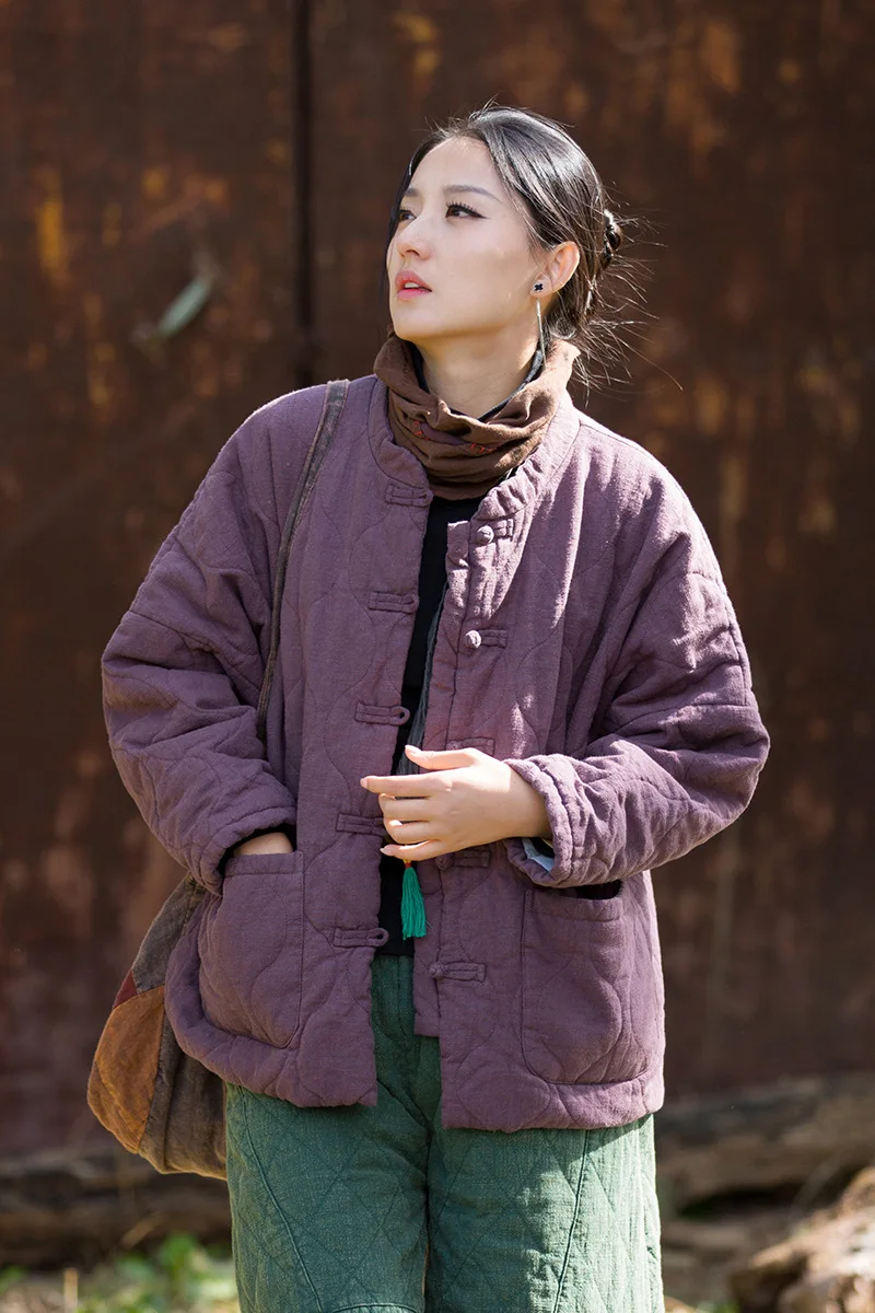 เสื้อโค้ทผ้ารามีสั้นสำหรับฤดูหนาวปี 2025: ลายควิลท์รูปทรงน้ำเต้า คอตั้งสไตล์เรโทร และกระดุมแบบกบ