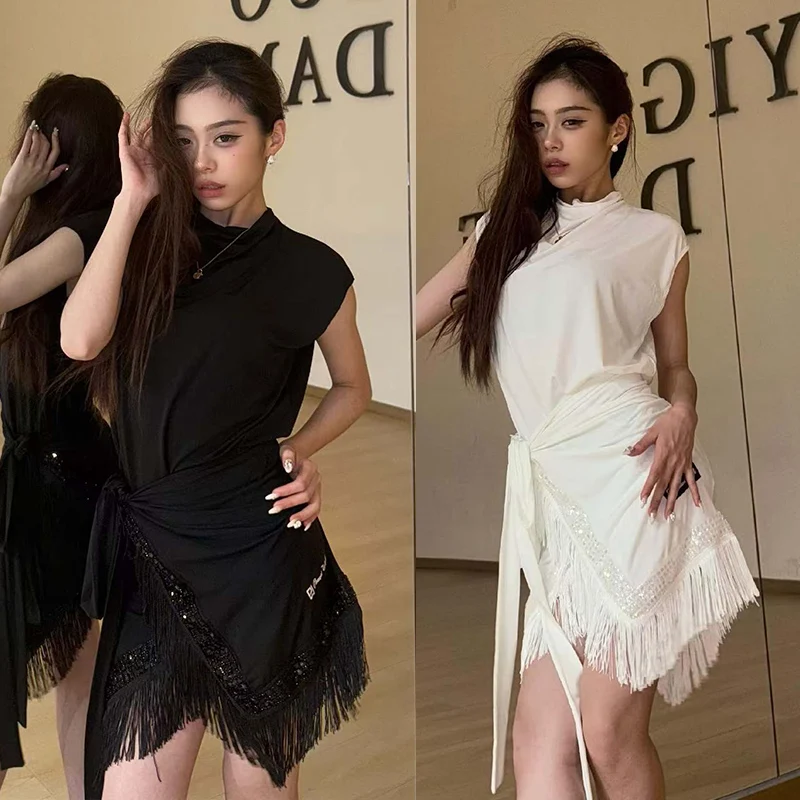 

Новое платье для латиноамериканских танцев, летнее, без рукавов, белое, черное, с асимметричным подолом, с бахромой и стразами, для взрослых, костюм для румбы и латиноамериканских танцев.