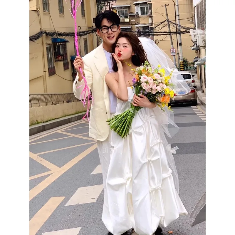 Blanco simple una línea vestidos de novia Corea satén fotos sesión vestido vestidos de novia blanco fuera del hombro vestido de fiesta personalizado 2025