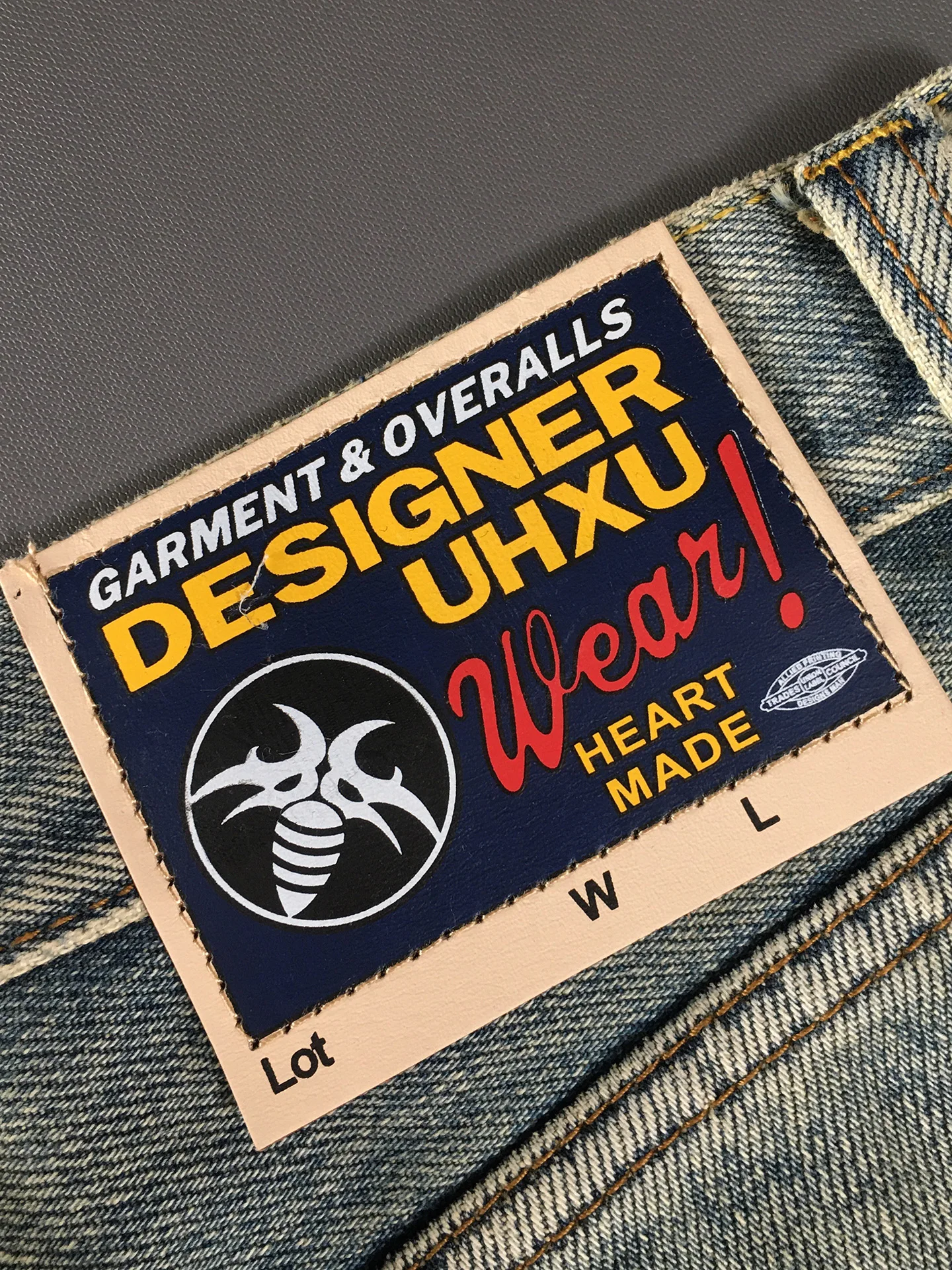 جينز ممزق ثقيل الوزن للرجال خريف/شتاء فضفاض مستقيم الساق 100% قطن رقعة التفاصيل العلامة التجارية العصرية السراويل خمر المتمردين