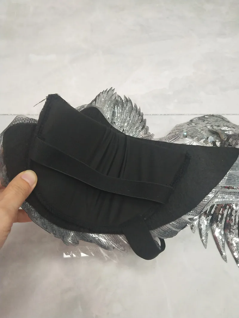 Seksowny strój sceniczny do baru, srebrne cekiny, skrzydła, epolety, ozdoby na ramiona, kryształki, szorty, kostium dla tancerza, akcesoria do kostiumu Gogo męskiego.