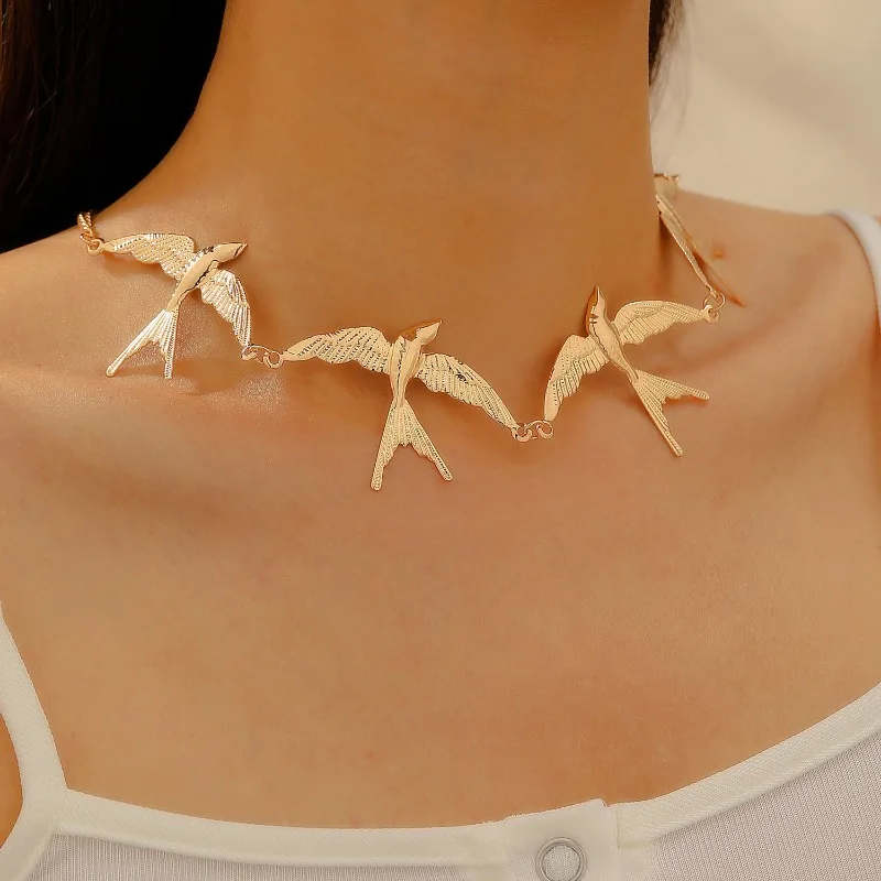 

2025 women's jewelry collarbone chain swallow flock birds, simple temperament bird elegant necklace for women