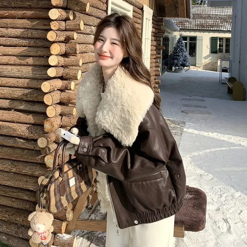 High End Women Lamb Wool PU Leather Jacket Autumn Winter Thicken Warm Fur Jacket Female Soft Furry Overcoat Loose Zipper Coat