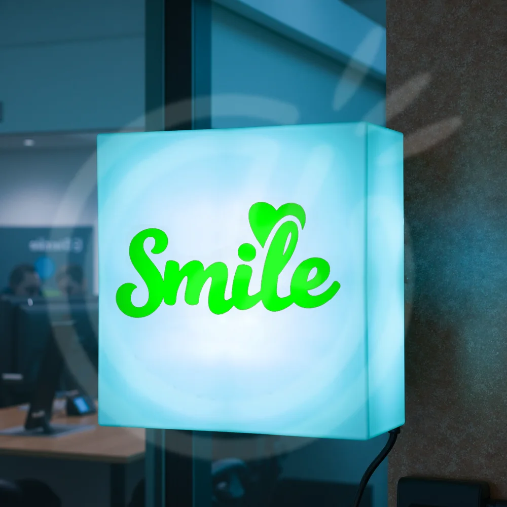 カスタムアクリルLEDライトボックスサイン（業務用）、店舗用アクリルライトボックス、屋外防水サイン（壁装飾用）