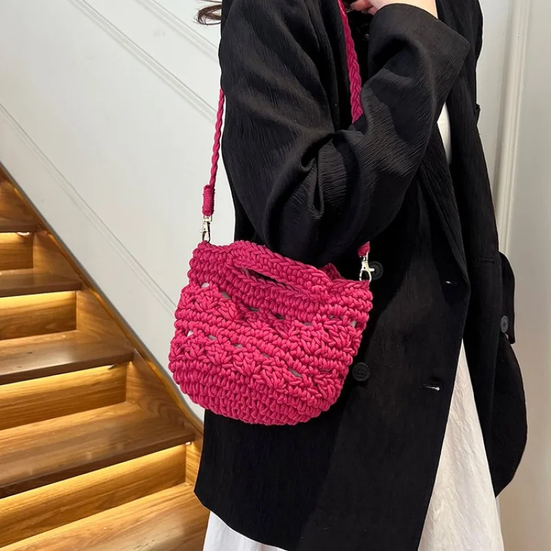 

Прочная и атласная новинка 2025 года, женская роскошная брендовая кожаная сумка через плечо, известный дизайнер, классическая популярная повседневная сумка ​