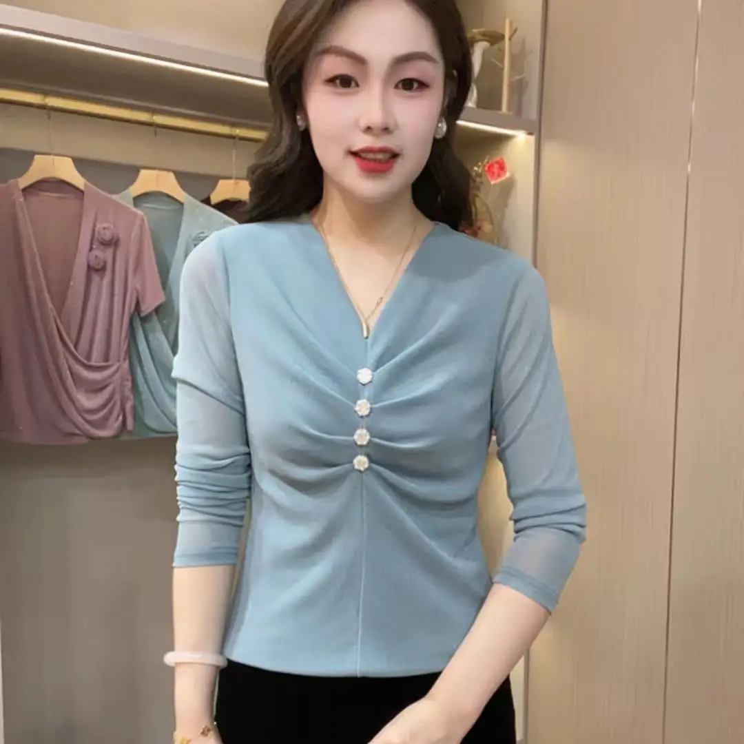 Early Autumn Faionable Mommy Sle V-Ne Button Elastic Me Base irt Long Sve 2025 New Ele Youthful Versatile T-...